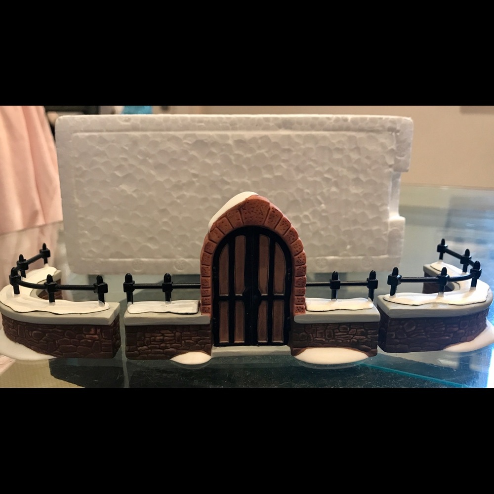 Dept56 Heritage Village CHURCHYARD GATE & FENCE